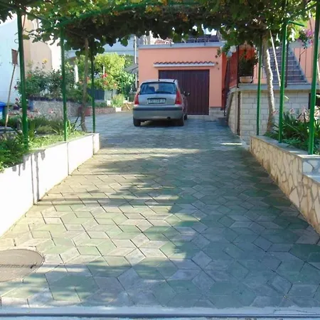 Apartament With Parking Space - 22525 Rovinj