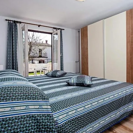 With Parking Space - 22525 Rovinj
