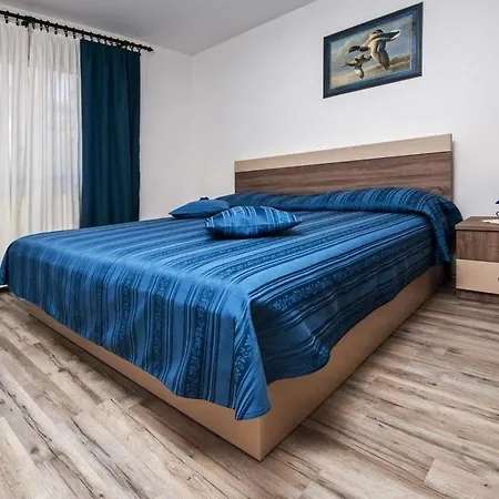 Apartment With A Parking Space - 22525 Rovinj