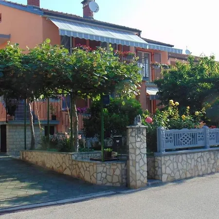 Apartment With Parking Space - 22525