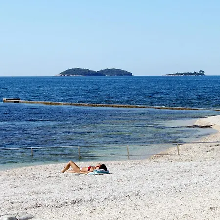 With Parking Space - 22525 Ρόβινι